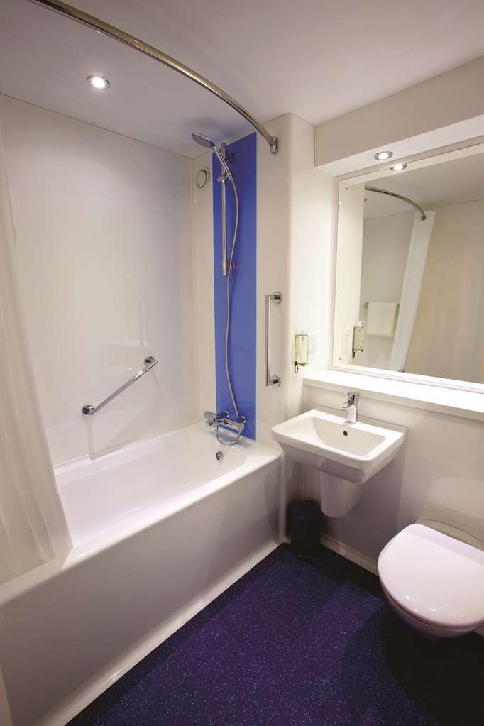 Travelodge Bedford Wyboston Oda fotoğraf