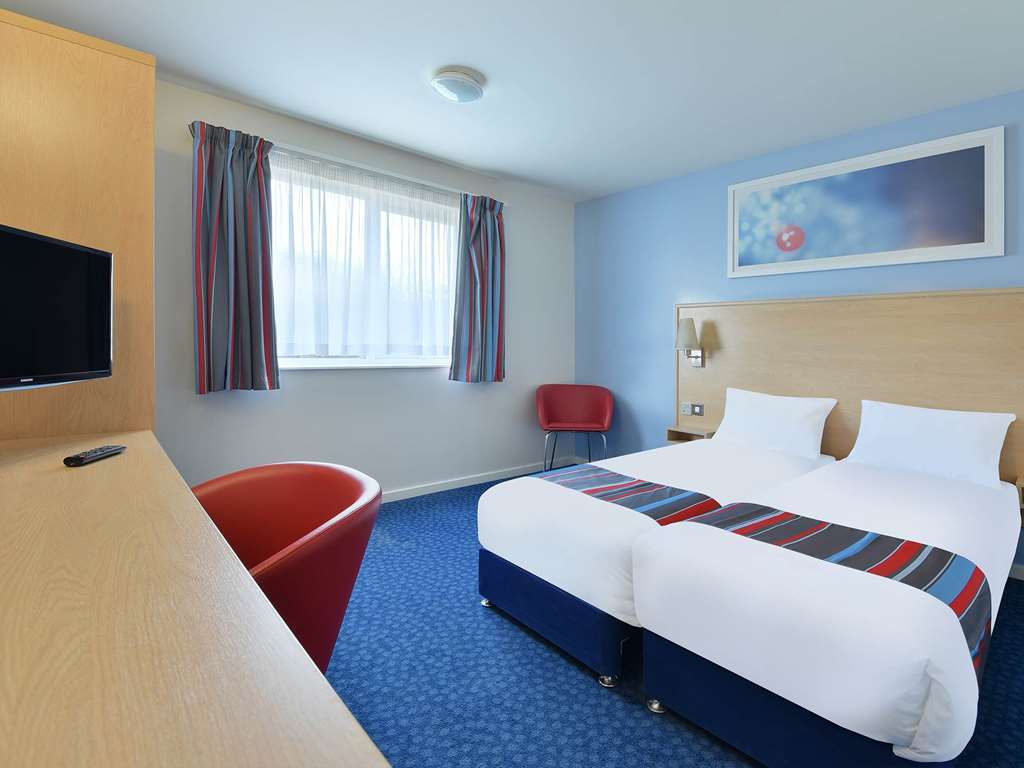 Travelodge Bedford Wyboston Oda fotoğraf
